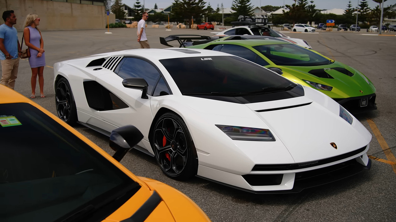 ملياردير أسترالي للألعاب يمتلك واحدة من أكثر مجموعات السيارات تميزاً في العالم بقيمة تتجاوز 100 مليون دولار ملياردير أسترالي للألعاب يمتلك واحدة من أكثر مجموعات السيارات تميزاً في العالم بقيمة تتجاوز 100 مليون دولار 2