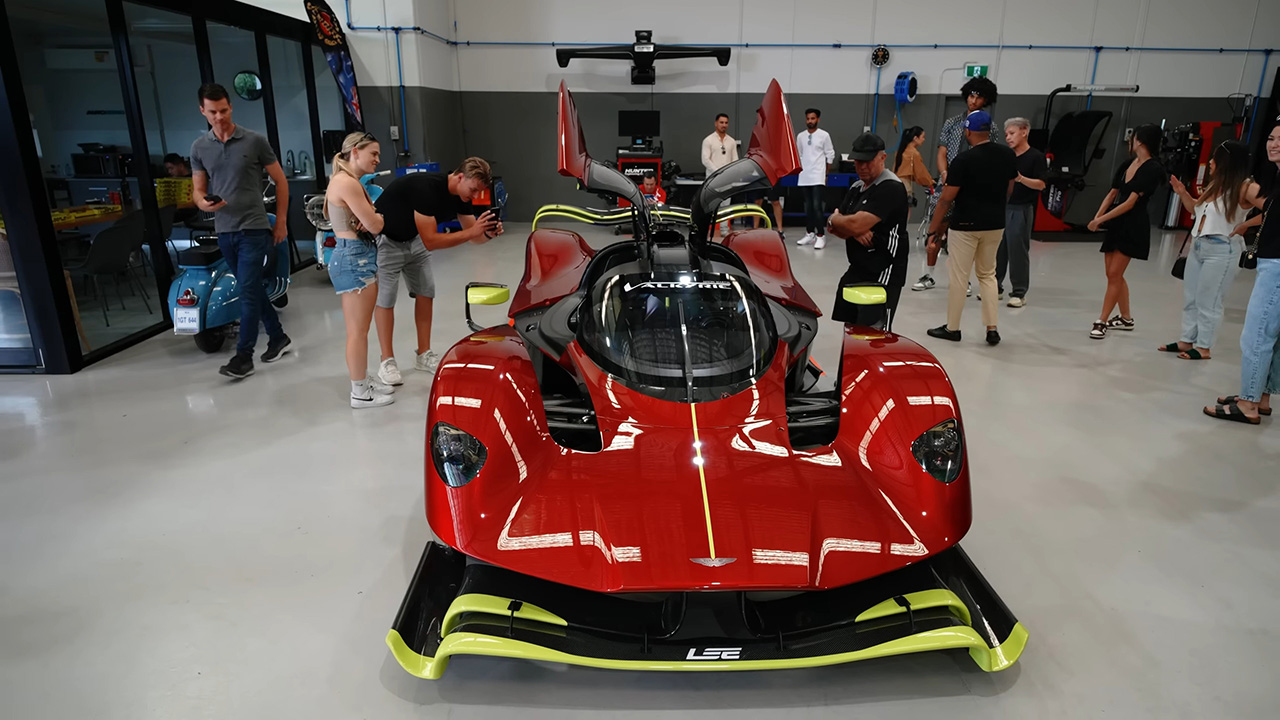 ملياردير أسترالي للألعاب يمتلك واحدة من أكثر مجموعات السيارات تميزاً في العالم بقيمة تتجاوز 100 مليون دولار ملياردير أسترالي للألعاب يمتلك واحدة من أكثر مجموعات السيارات تميزاً في العالم بقيمة تتجاوز 100 مليون دولار 1