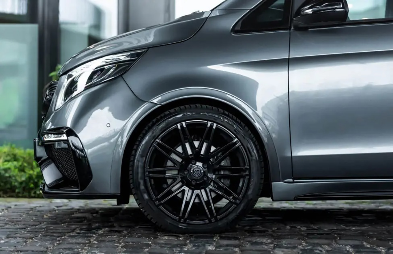 مرسيدس V كلاس تتحول من سيارة مملة إلى ميني فان رياضية مشوقة بعد تعديلات مانهارت مرسيدس V كلاس تتحول من سيارة مملة إلى ميني فان رياضية مشوقة بعد تعديلات مانهارت 7