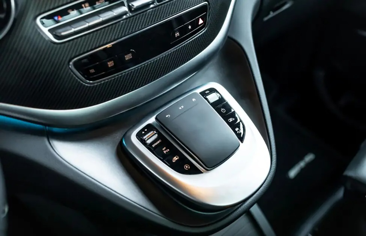 مرسيدس V كلاس تتحول من سيارة مملة إلى ميني فان رياضية مشوقة بعد تعديلات مانهارت مرسيدس V كلاس تتحول من سيارة مملة إلى ميني فان رياضية مشوقة بعد تعديلات مانهارت 14