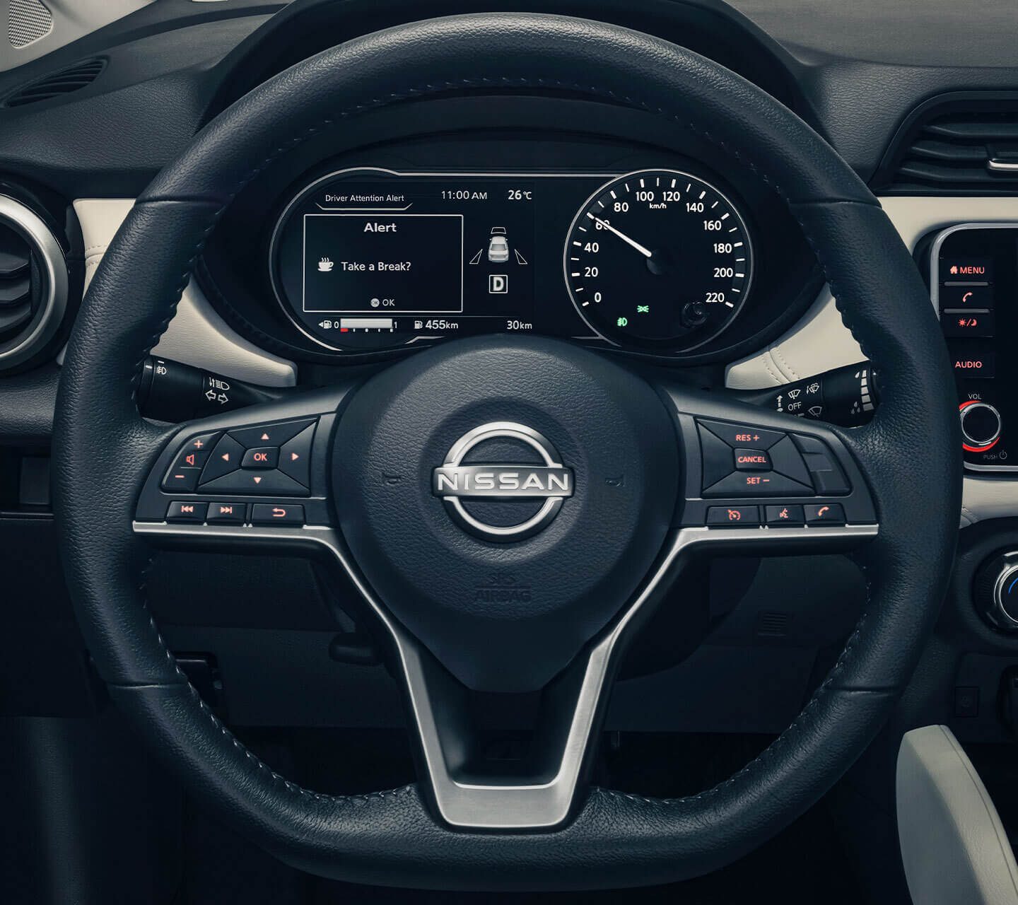 نيسان صنى ۲۰۲٤ سيدان صغيرة مع العديد من المزايا العملية والاقصادية تعرف عليها في السعودية 2024 نيسان صنى ۲۰۲٤ عجلة القيادة