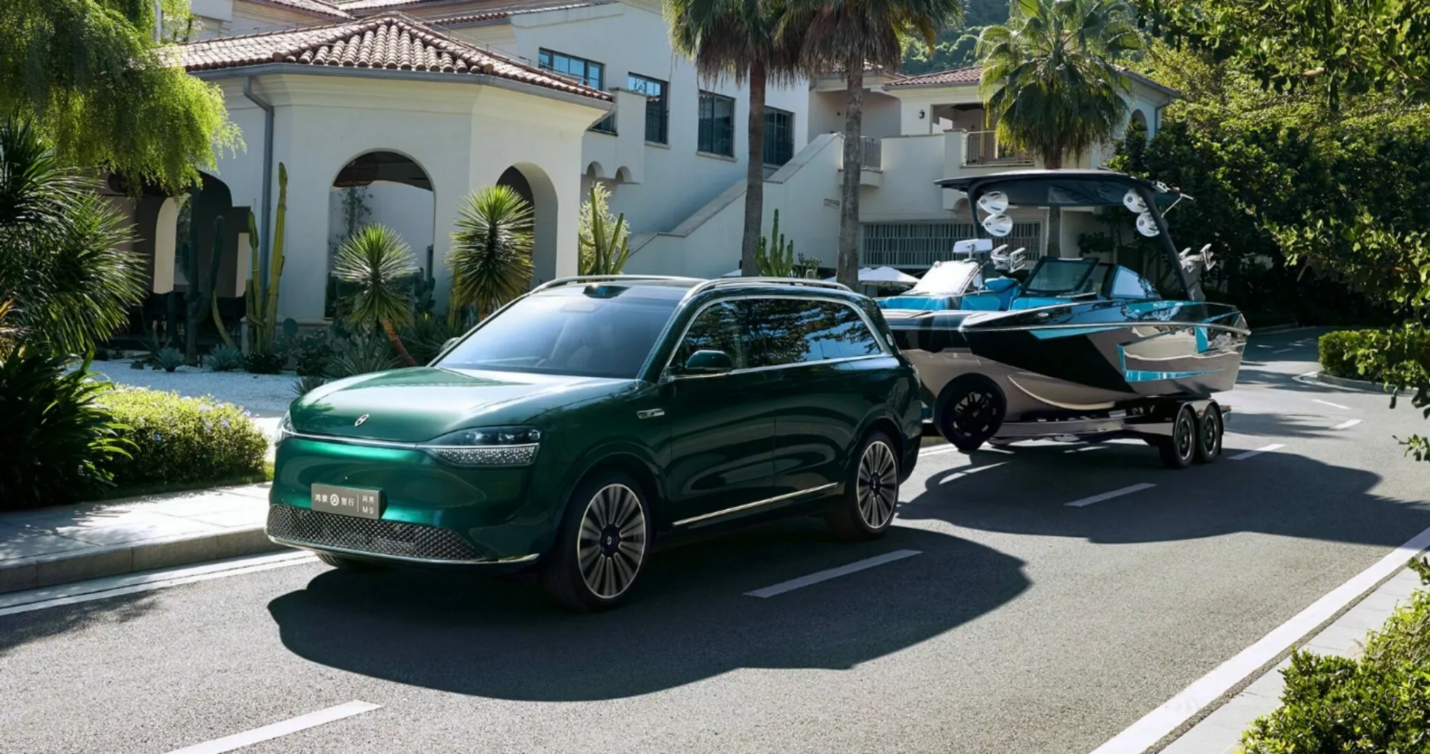 شركة هواوي تكشف عن سيارة SUV كهربائية فاخرة بشاشة سينمائية وقوة 530 حصان 13