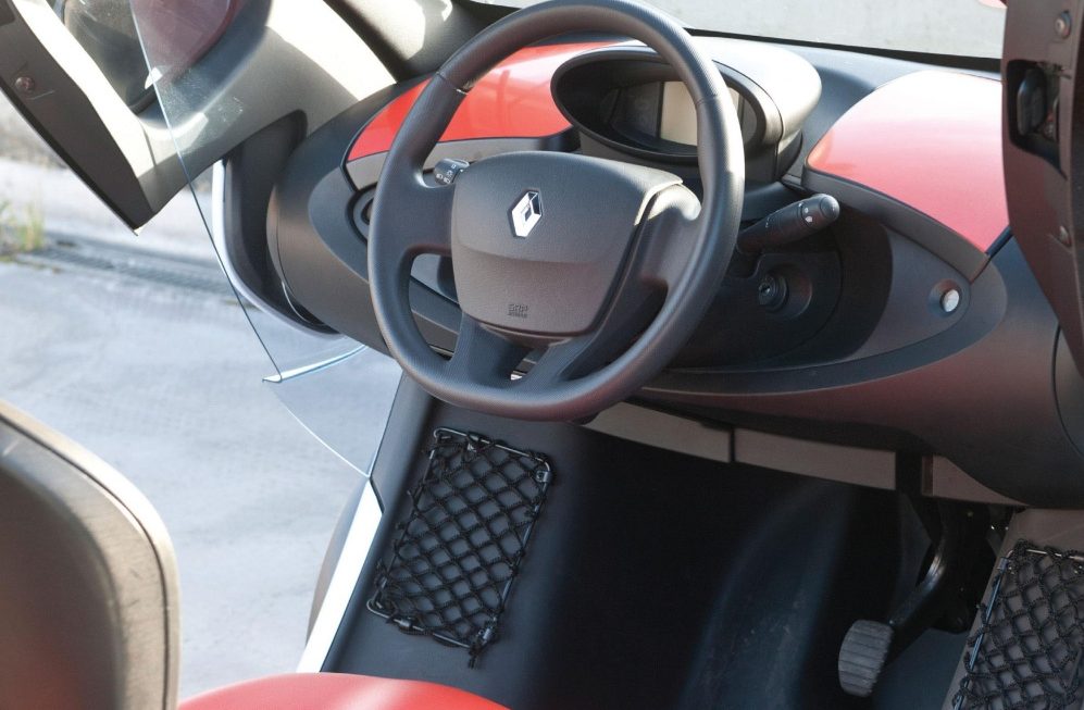 رينو Twizy أغرب سيارة كهربائية توفرت في الأسواق رينو Twizy أغرب سيارة كهربائية توفرت في الأسواق 3