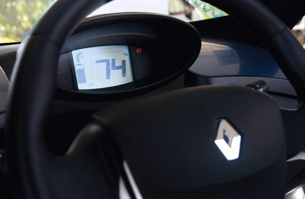 رينو Twizy أغرب سيارة كهربائية توفرت في الأسواق رينو Twizy أغرب سيارة كهربائية توفرت في الأسواق 4