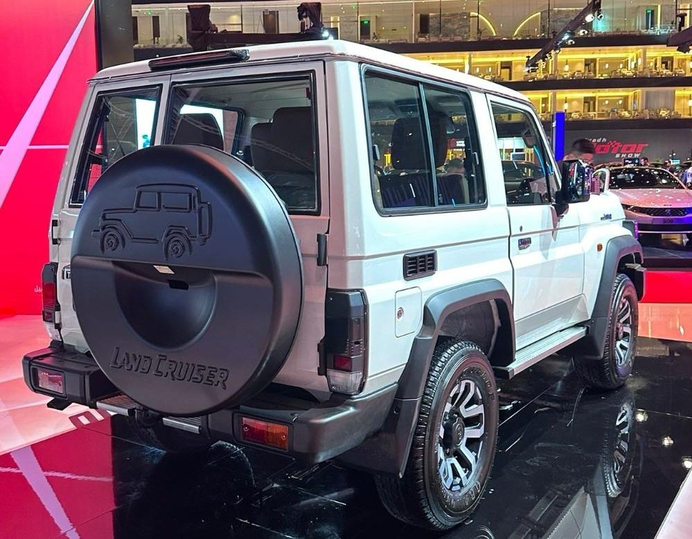 تويوتا شاص ربع 2024 الجديدة بجميع الفئات والاسعار المتوفرة عند الوكيل وأبرز العيوب والمميزات تويوتا شاص ربع 2024 الجديدة بجميع الفئات والاسعار المتوفرة عند الوكيل وأبرز العيوب والمميزات 32