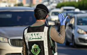 تحويلات مرورية على "كورنيش جدة"..لإجتياح الأمواج الطريق  4