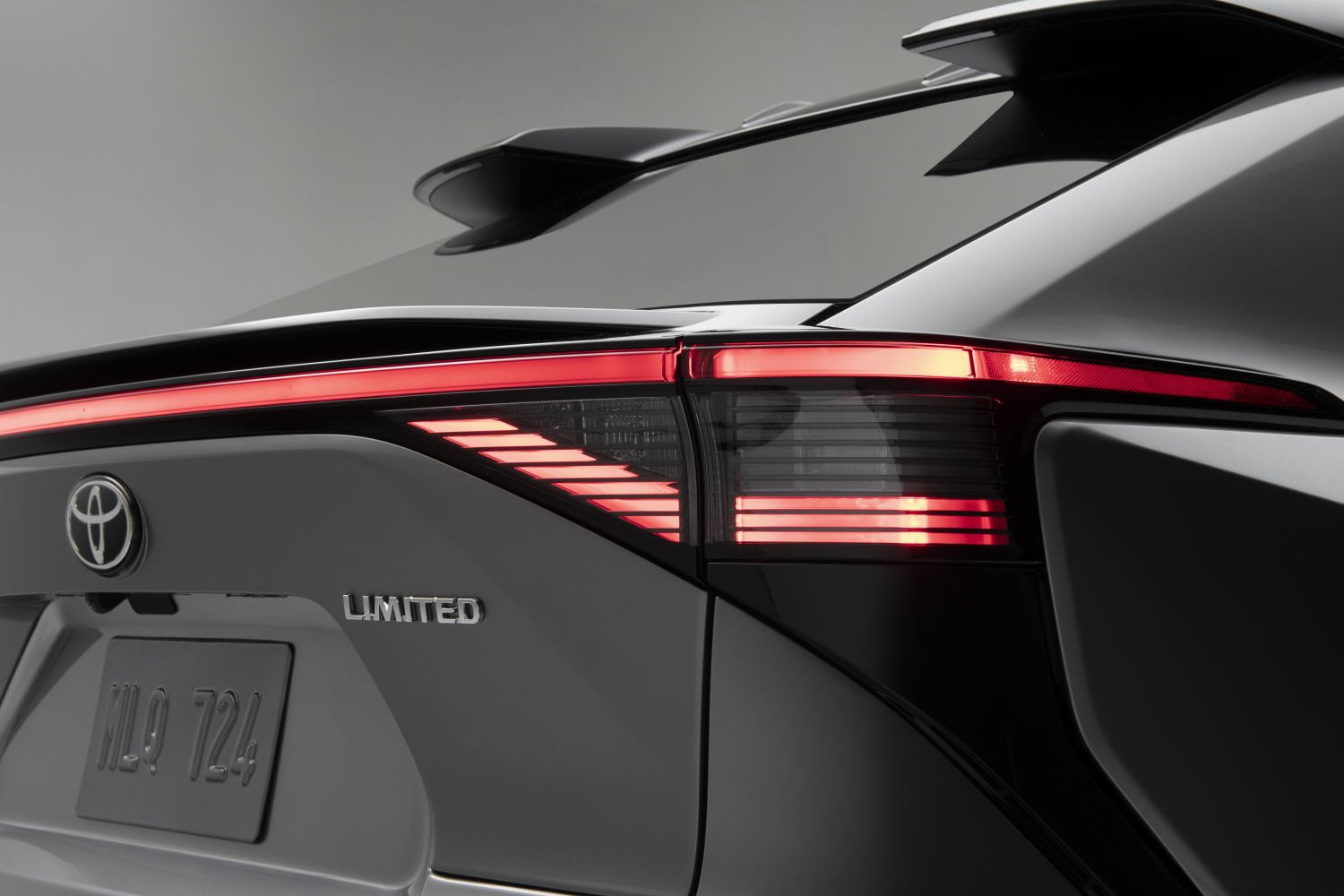 تويوتا bZ4X 2024 الجديدة بجميع الفئات والأسعار المتوفرة وأبرز العيوب والمميزات تويوتا bZ4X 2024 الجديدة بجميع الفئات والأسعار المتوفرة وأبرز العيوب والمميزات 50