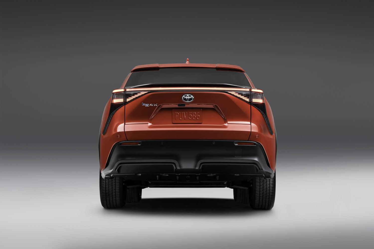 تويوتا bZ4X 2024 الجديدة بجميع الفئات والأسعار المتوفرة وأبرز العيوب والمميزات تويوتا bZ4X 2024 الجديدة بجميع الفئات والأسعار المتوفرة وأبرز العيوب والمميزات 58