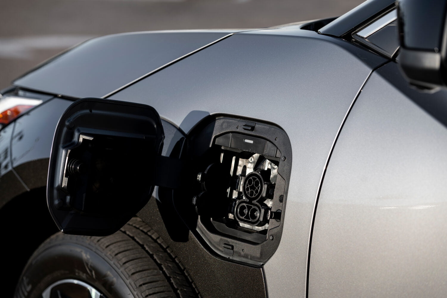 تويوتا bZ4X 2024 الجديدة بجميع الفئات والأسعار المتوفرة وأبرز العيوب والمميزات تويوتا bZ4X 2024 الجديدة بجميع الفئات والأسعار المتوفرة وأبرز العيوب والمميزات 29