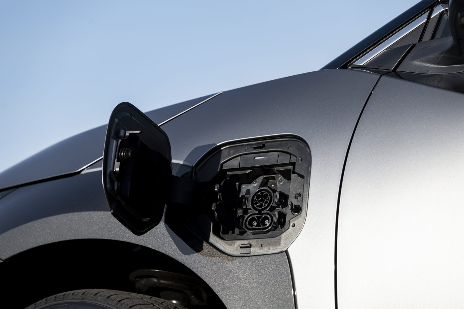 تويوتا bZ4X 2024 الجديدة بجميع الفئات والأسعار المتوفرة وأبرز العيوب والمميزات تويوتا bZ4X 2024 الجديدة بجميع الفئات والأسعار المتوفرة وأبرز العيوب والمميزات 33