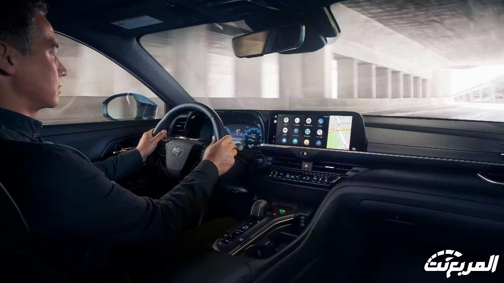 تويوتا كراون 2024 الجديدة بجميع الفئات والاسعار المتوفرة عند الوكيل وابرز العيوب والمميزات تويوتا كراون 2024 7