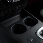 تويوتا-هايلكس-2024-غمارة-واحدة-المربع-نت-3