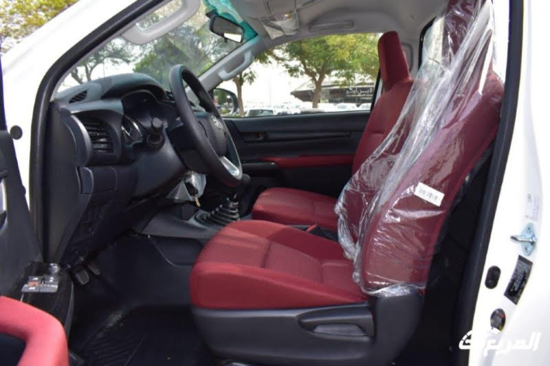 فئات تويوتا هايلكس 2024 مع أسعارها وأبرز المواصفات والتقنيات تويوتا هايلكس 2024 غمارة واحدة من الداخل