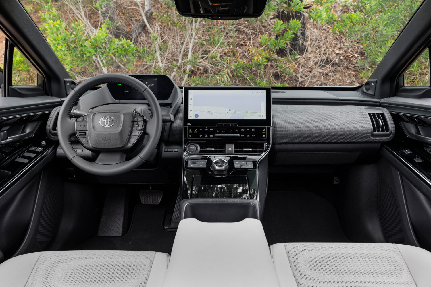 تويوتا bZ4X 2024 الجديدة بجميع الفئات والأسعار المتوفرة وأبرز العيوب والمميزات تويوتا bZ4X 2024 الجديدة بجميع الفئات والأسعار المتوفرة وأبرز العيوب والمميزات 12