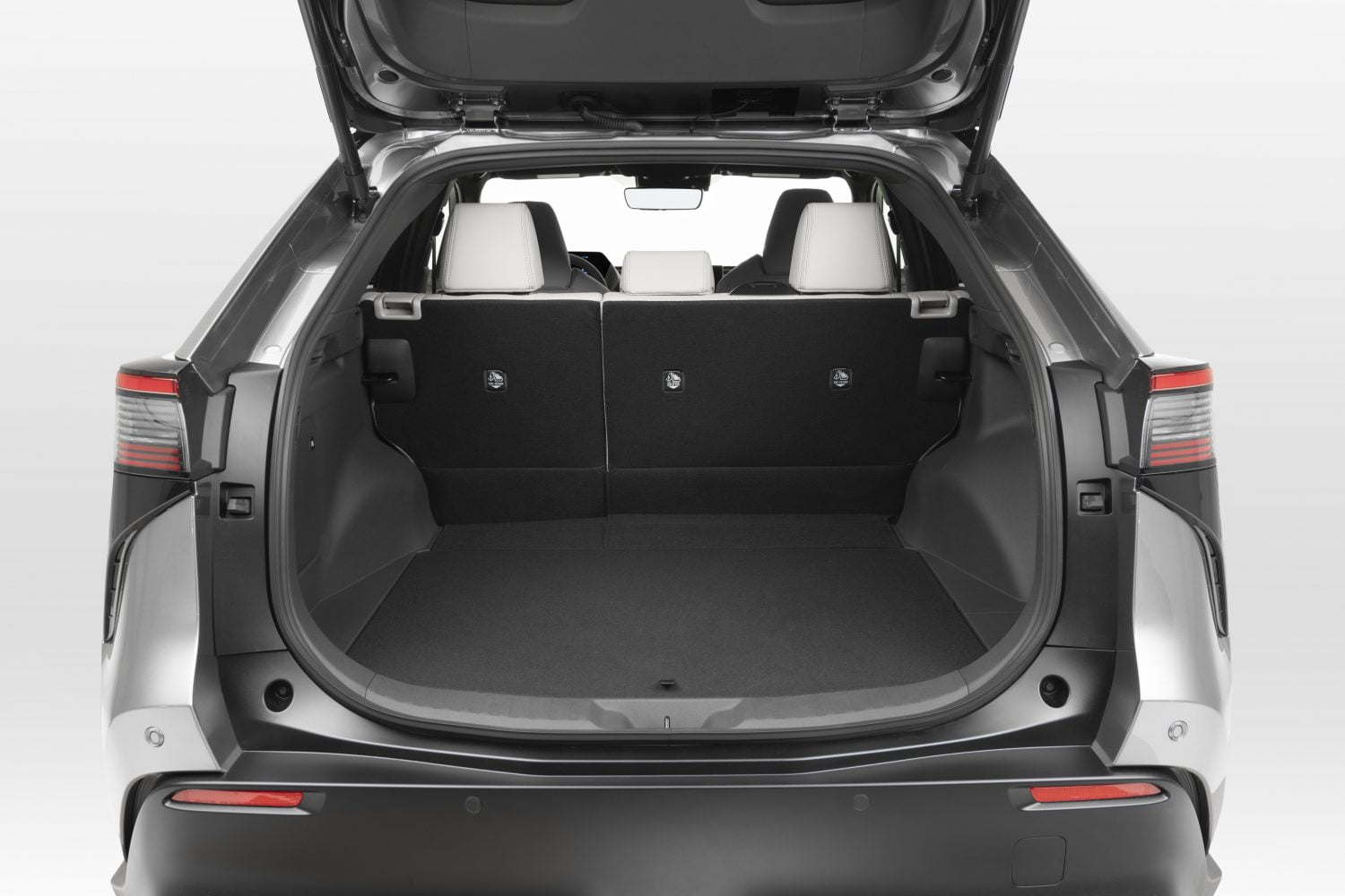 تويوتا bZ4X 2024 الجديدة بجميع الفئات والأسعار المتوفرة وأبرز العيوب والمميزات تويوتا bZ4X 2024 الجديدة بجميع الفئات والأسعار المتوفرة وأبرز العيوب والمميزات 24