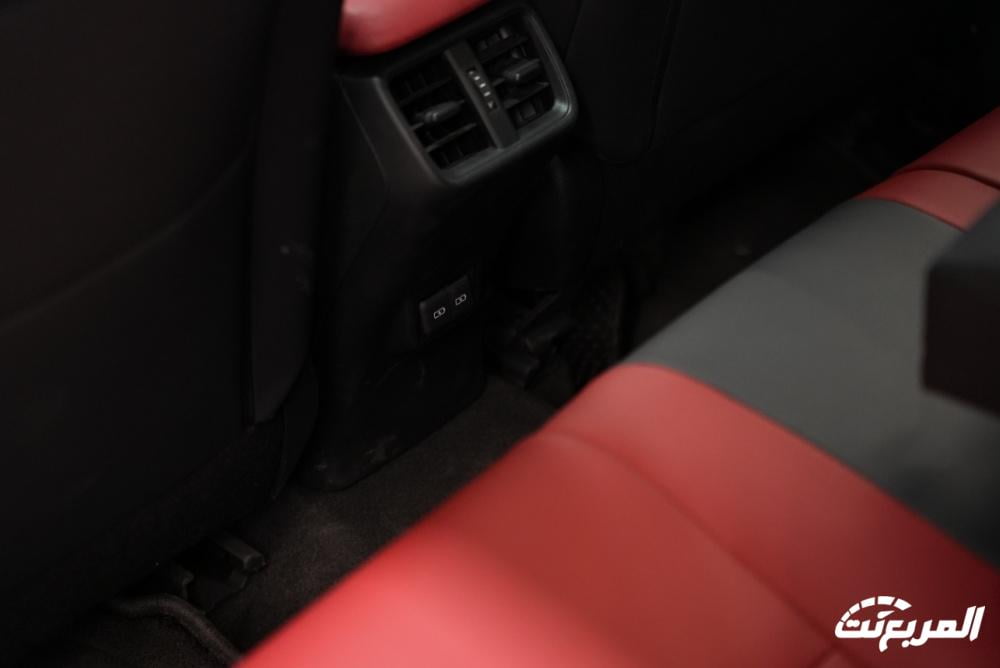 صور لكزس UX 2024 بجودة عالية من الداخل والخارج والألوان المتوفرة صور لكزس UX 2024 بجودة عالية من الداخل والخارج والألوان المتوفرة 38