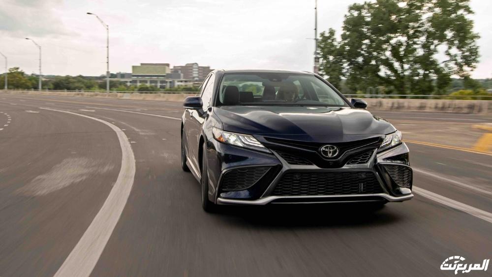 تويوتا كامري 2024 الجديدة بجميع الفئات والأسعار عند الوكيل وأبرز العيوب والمميزات فئات تويوتا كامري 2024 مع اسعارها وابرز المواصفات والتقنيات لدى الوكيل
