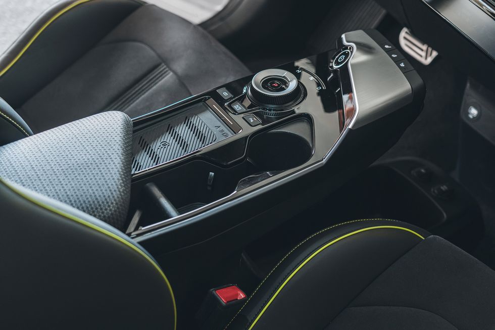 كيا EV6: ماذا قالوا عن الـ SUV الكهربائي القادم إلى السعودية كيا EV6: ماذا قالوا عن الـ SUV الكهربائي القادم إلى السعودية 3