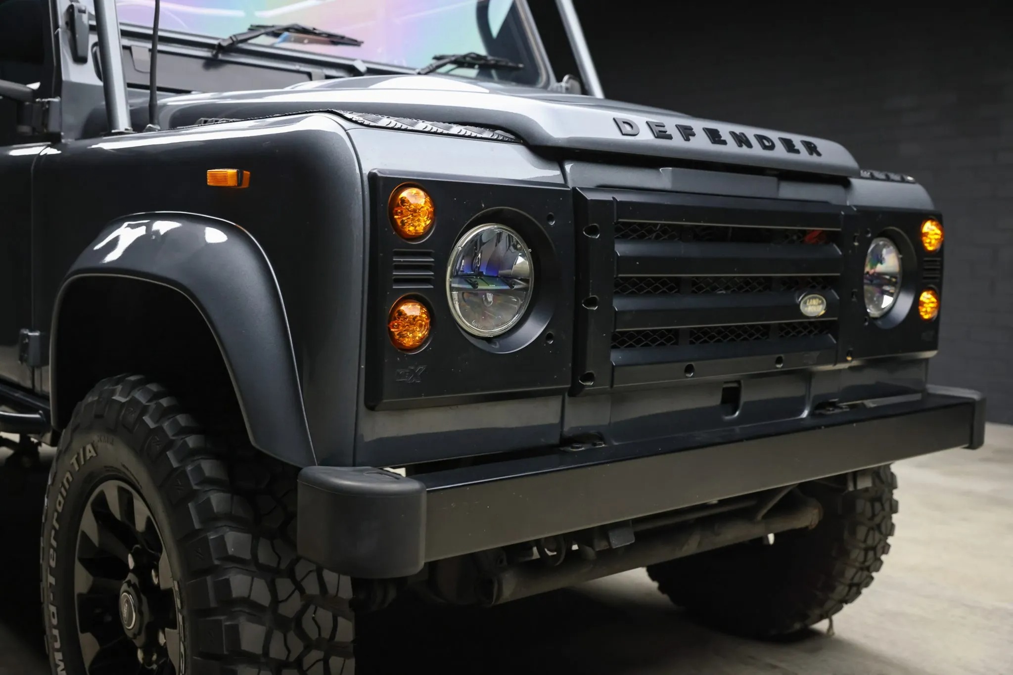 لاندروفر ديفندر 1989 كلاسيكية تحصل على عملية تجديد مدهشة وتُعرض للبيع بمزاد علني لاندروفر ديفندر 1989 كلاسيكية تحصل على عملية تجديد مدهشة وتُعرض للبيع بمزاد علني 12