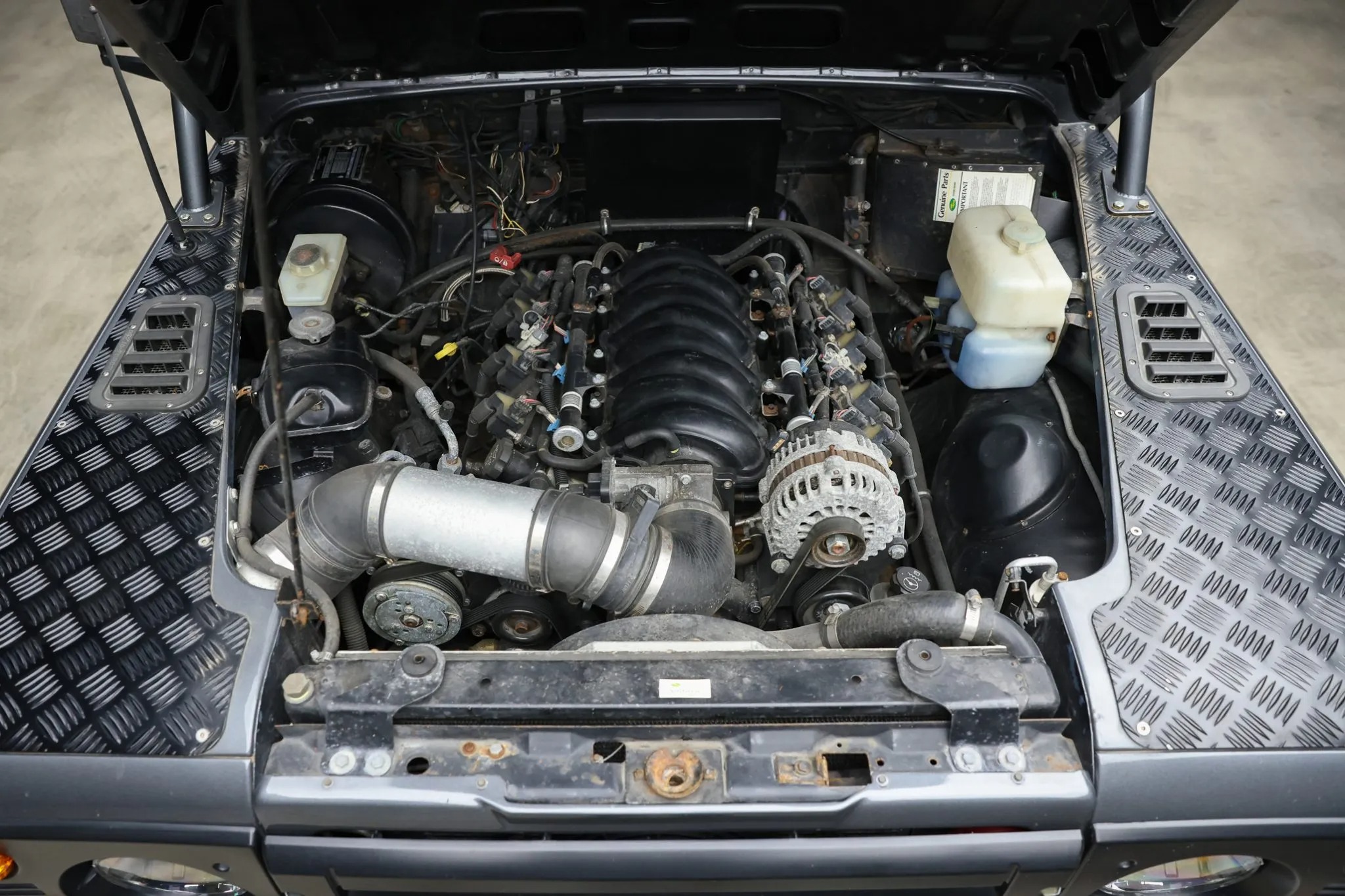 لاندروفر ديفندر 1989 كلاسيكية تحصل على عملية تجديد مدهشة وتُعرض للبيع بمزاد علني لاندروفر ديفندر 1989 كلاسيكية تحصل على عملية تجديد مدهشة وتُعرض للبيع بمزاد علني 8