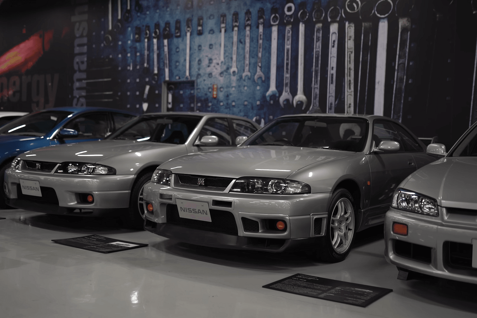 مجموعة سرية لسيارات نيسان في اليابان تضم كافة الطرازات التاريخية منذ تأسيس العلامة مجموعة سرية لسيارات نيسان في اليابان تضم كافة الطرازات التاريخية منذ تأسيس العلامة 7