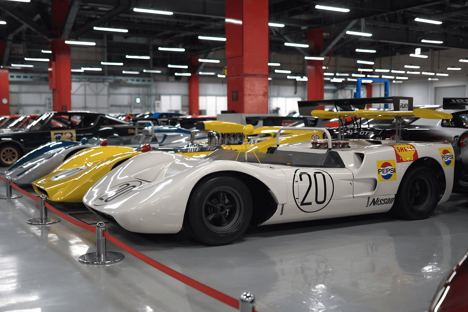 مجموعة سرية لسيارات نيسان في اليابان تضم كافة الطرازات التاريخية منذ تأسيس العلامة مجموعة سرية لسيارات نيسان في اليابان تضم كافة الطرازات التاريخية منذ تأسيس العلامة 5