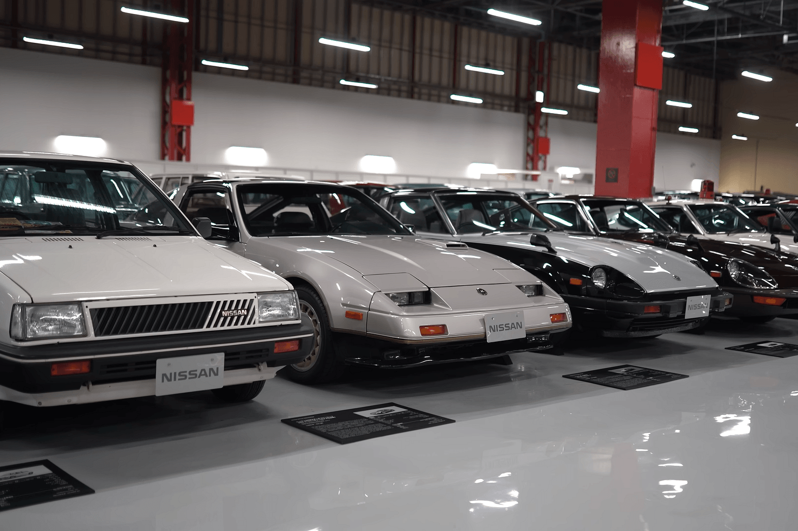 مجموعة سرية لسيارات نيسان في اليابان تضم كافة الطرازات التاريخية منذ تأسيس العلامة مجموعة سرية لسيارات نيسان في اليابان تضم كافة الطرازات التاريخية منذ تأسيس العلامة 14