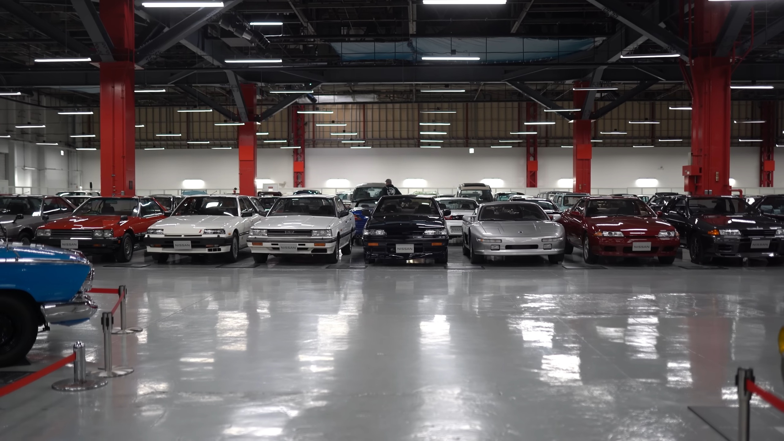 مجموعة سرية لسيارات نيسان في اليابان تضم كافة الطرازات التاريخية منذ تأسيس العلامة مجموعة سرية لسيارات نيسان