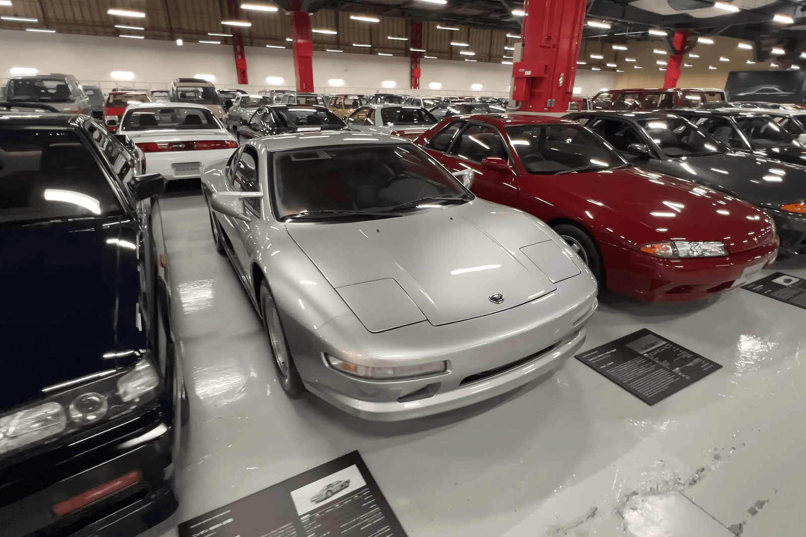 مجموعة سرية لسيارات نيسان في اليابان تضم كافة الطرازات التاريخية منذ تأسيس العلامة مجموعة سرية لسيارات نيسان في اليابان تضم كافة الطرازات التاريخية منذ تأسيس العلامة 11