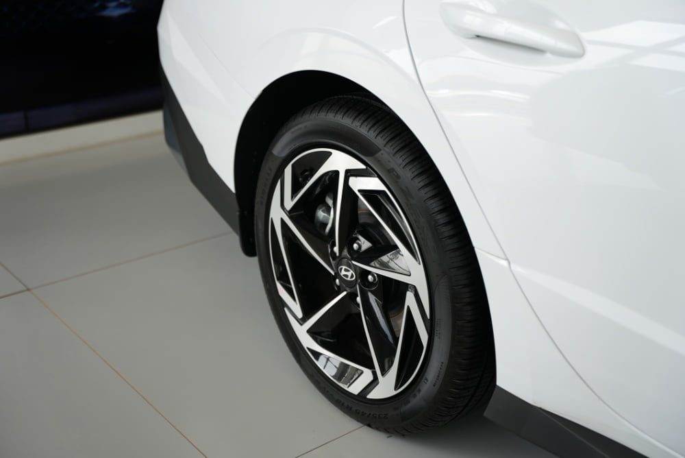 فئات هيونداي سوناتا 2024 مع اسعارها وأبرز المواصفات والتقنيات لدى الوكيل فئات هيونداي سوناتا 2024 مع اسعارها وأبرز المواصفات والتقنيات لدى الوكيل 18