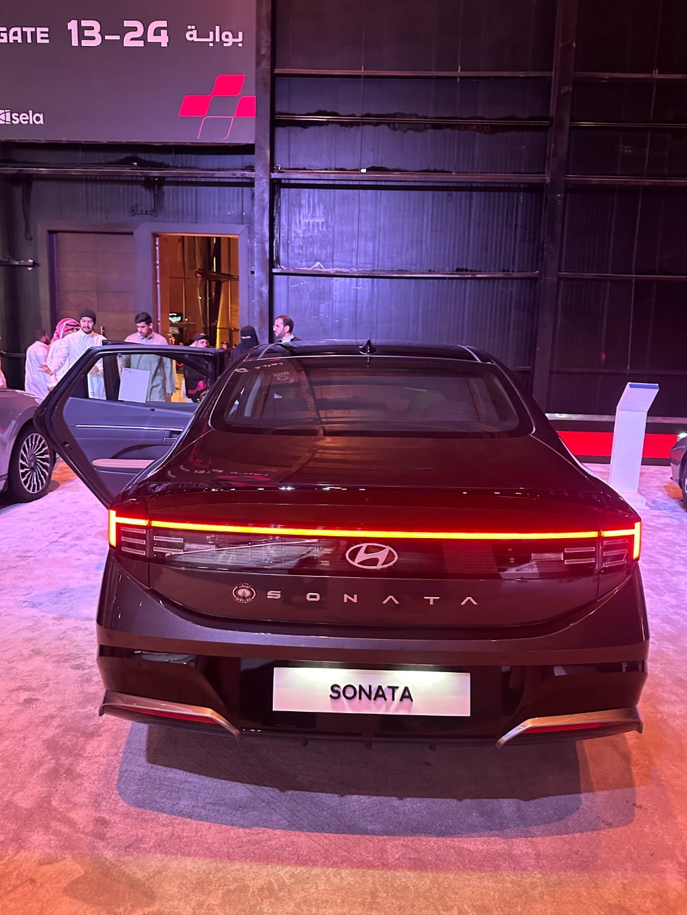 فئات هيونداي سوناتا 2024 مع اسعارها وأبرز المواصفات والتقنيات لدى الوكيل فئات هيونداي سوناتا 2024 مع اسعارها وأبرز المواصفات والتقنيات لدى الوكيل 32