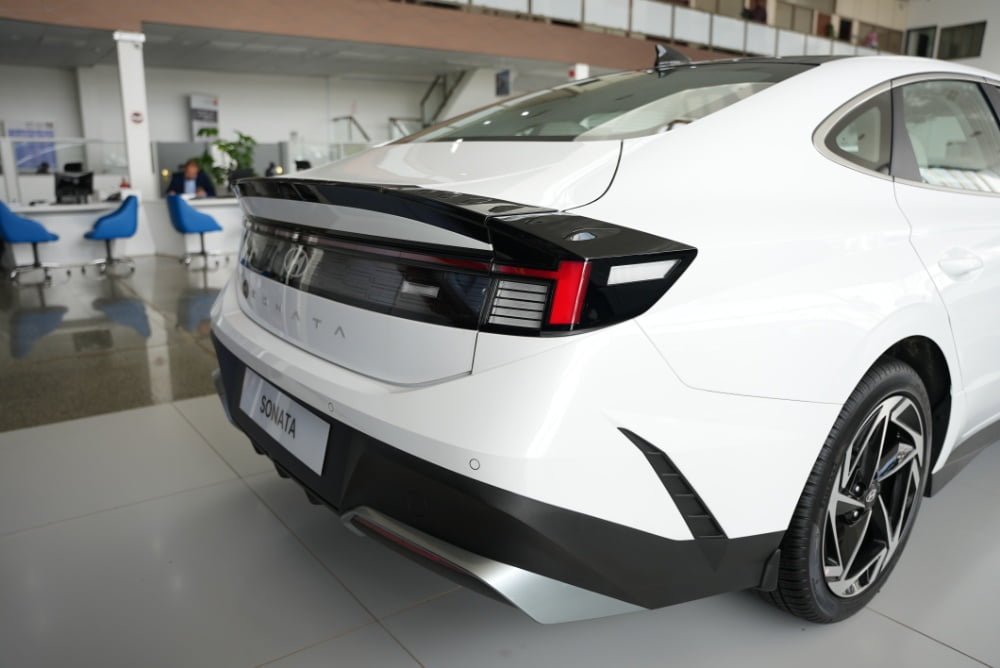 فئات هيونداي سوناتا 2024 مع اسعارها وأبرز المواصفات والتقنيات لدى الوكيل فئات هيونداي سوناتا 2024 مع اسعارها وأبرز المواصفات والتقنيات لدى الوكيل 3