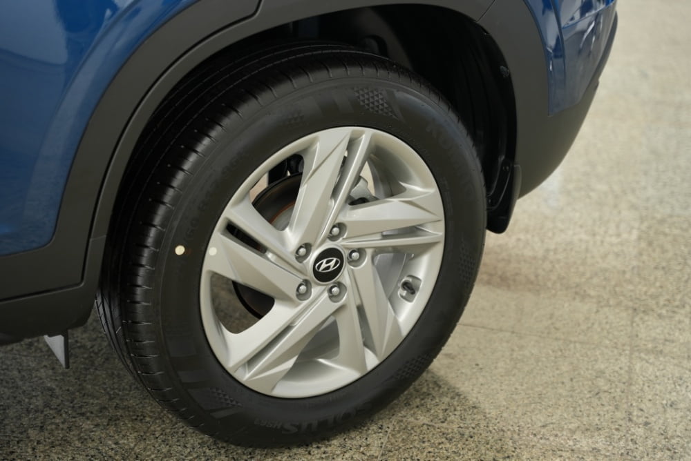 صور هيونداي كريتا 2024 الجديدة بجودة عالية من الداخل والخارج والألوان المتوفرة صور هيونداي كريتا 2024 الجديدة بجودة عالية من الداخل والخارج والألوان المتوفرة 15