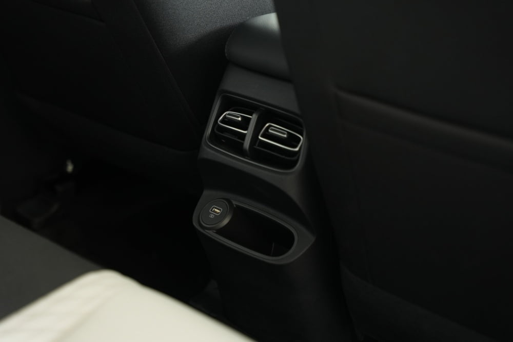 صور هيونداي كريتا 2024 الجديدة بجودة عالية من الداخل والخارج والألوان المتوفرة صور هيونداي كريتا 2024 الجديدة بجودة عالية من الداخل والخارج والألوان المتوفرة 37