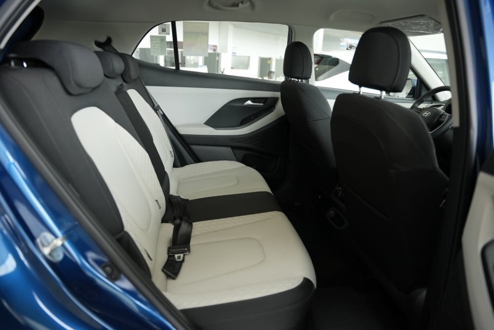 صور هيونداي كريتا 2024 الجديدة بجودة عالية من الداخل والخارج والألوان المتوفرة صور هيونداي كريتا 2024 الجديدة بجودة عالية من الداخل والخارج والألوان المتوفرة 36