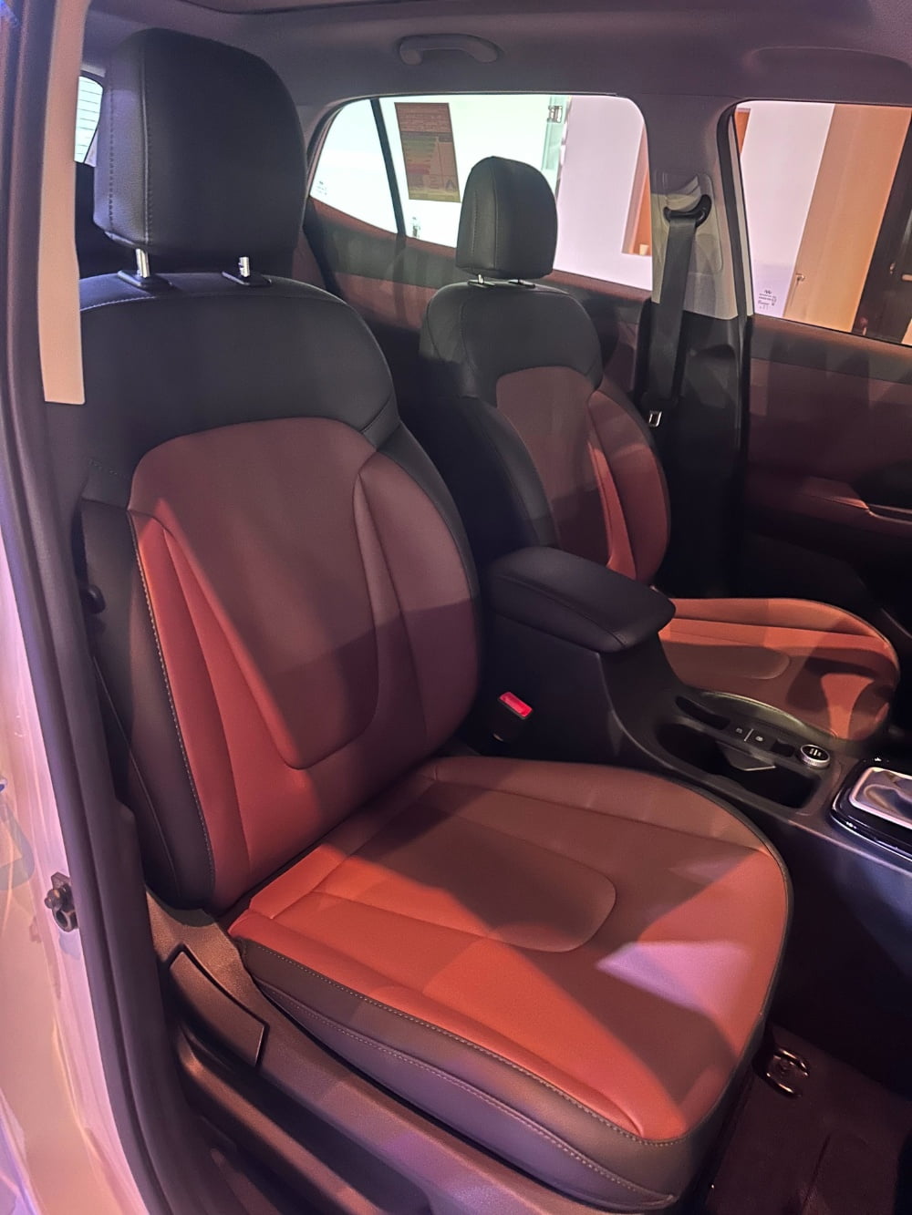 صور هيونداي كريتا 2024 الجديدة بجودة عالية من الداخل والخارج والألوان المتوفرة صور هيونداي كريتا 2024 الجديدة بجودة عالية من الداخل والخارج والألوان المتوفرة 61