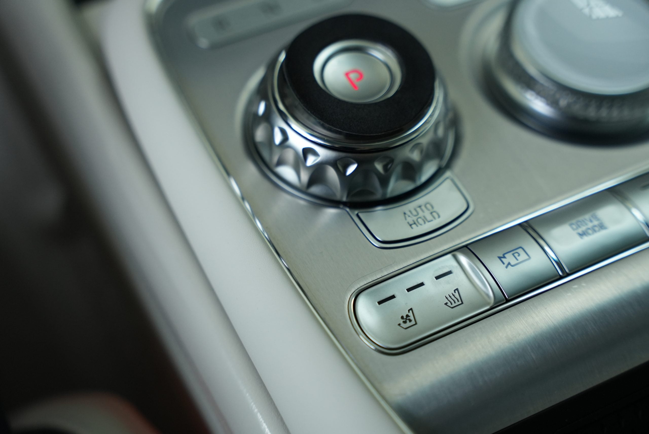 جينيسيس G90 2024 الجديدة بجميع الفئات والاسعار المتوفرة وابرز العيوب والمميزات جينيسيس G90 2024 الجديدة بجميع الفئات والاسعار المتوفرة وابرز العيوب والمميزات 66