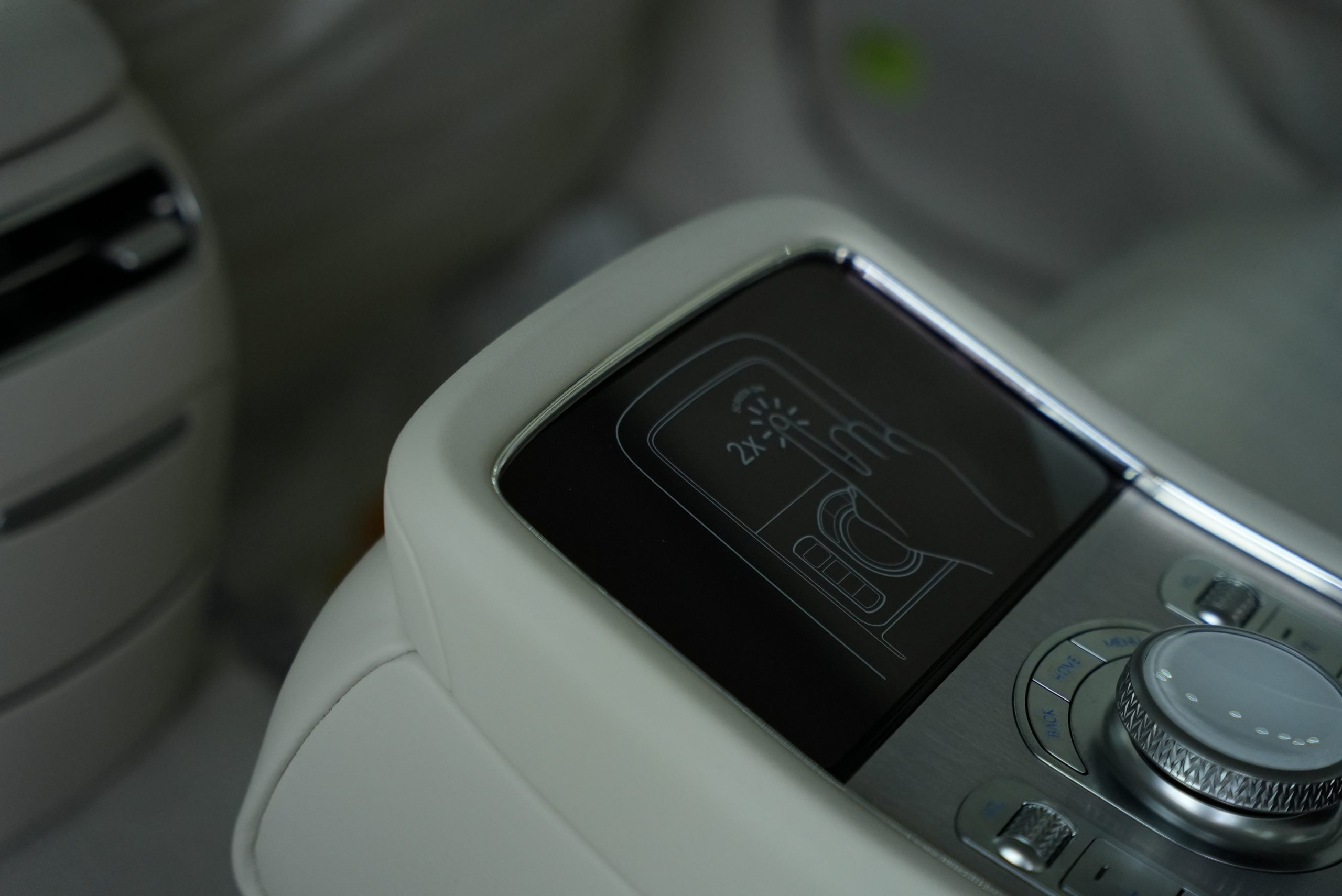 جينيسيس G90 2024 الجديدة بجميع الفئات والاسعار المتوفرة وابرز العيوب والمميزات جينيسيس G90 2024 الجديدة بجميع الفئات والاسعار المتوفرة وابرز العيوب والمميزات 48