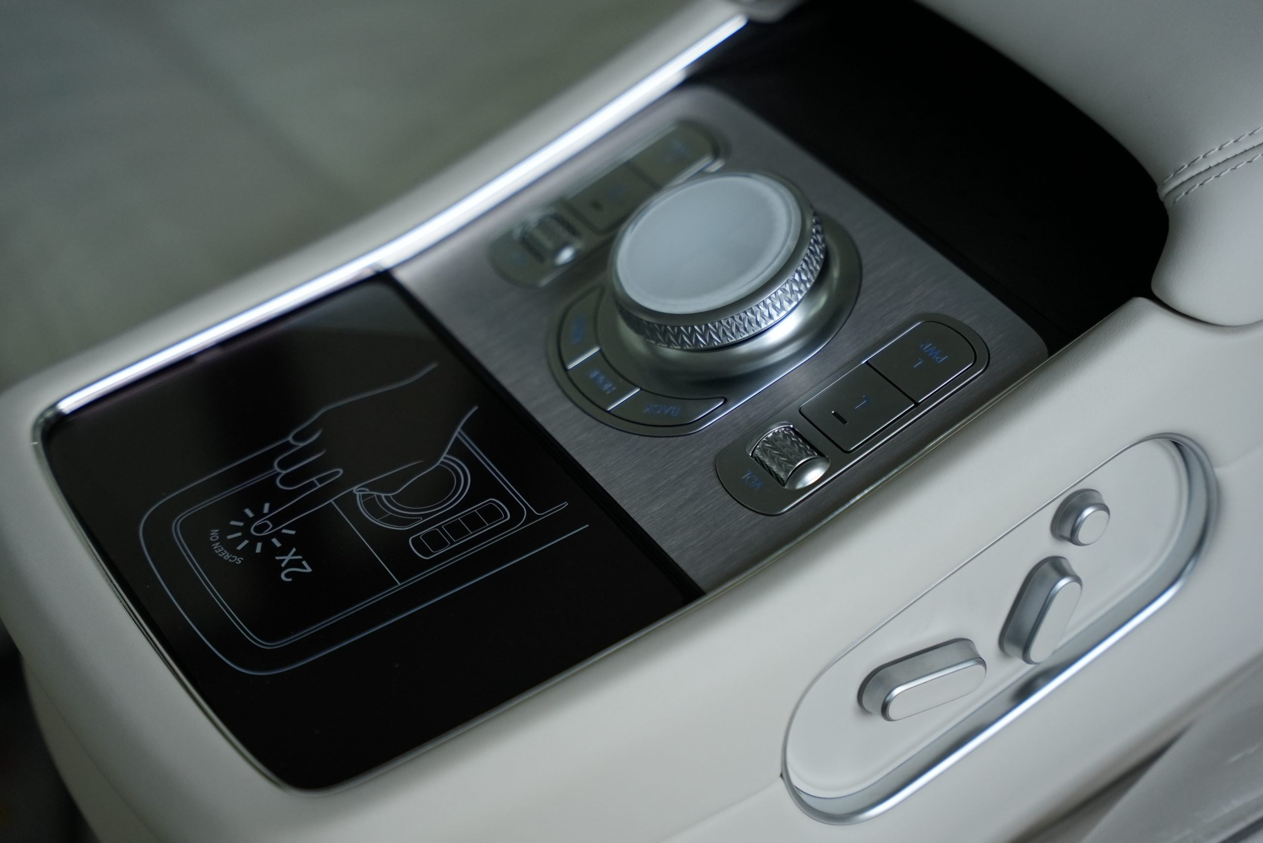 جينيسيس G90 2024 الجديدة بجميع الفئات والاسعار المتوفرة وابرز العيوب والمميزات جينيسيس G90 2024 الجديدة بجميع الفئات والاسعار المتوفرة وابرز العيوب والمميزات 56