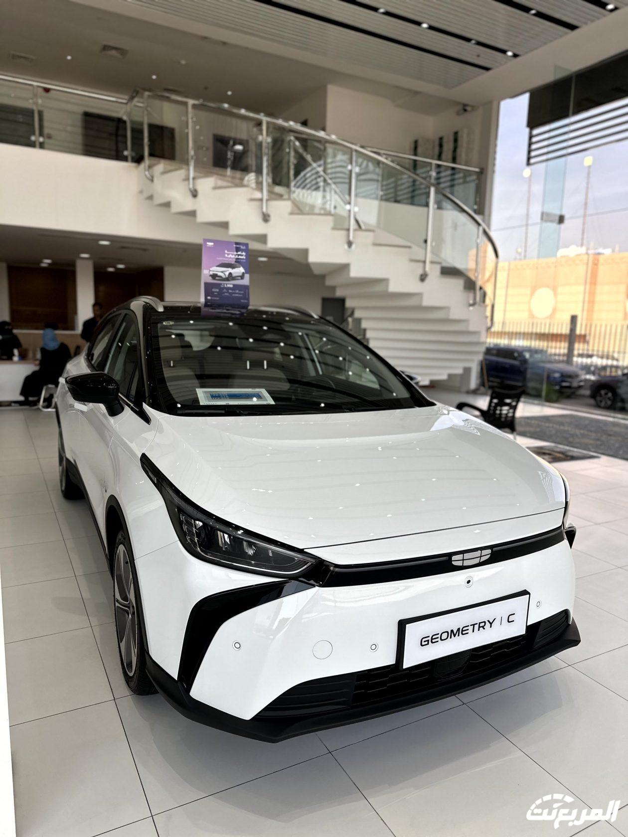 صور جيلي جيومتري سي 2024 بجودة عالية من الداخل والخارج والألوان المتوفرة مواصفات جيلي جيومتري سي 2024