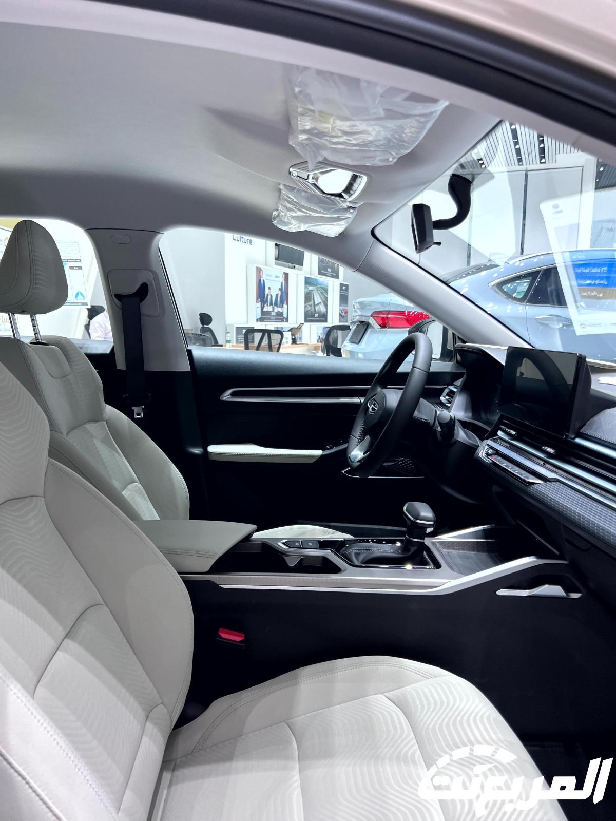 جيلي إمجراند 2024 الجديدة بجميع الفئات والاسعار المتوفرة وابرز العيوب والمميزات جيلي إمجراند 2024 15