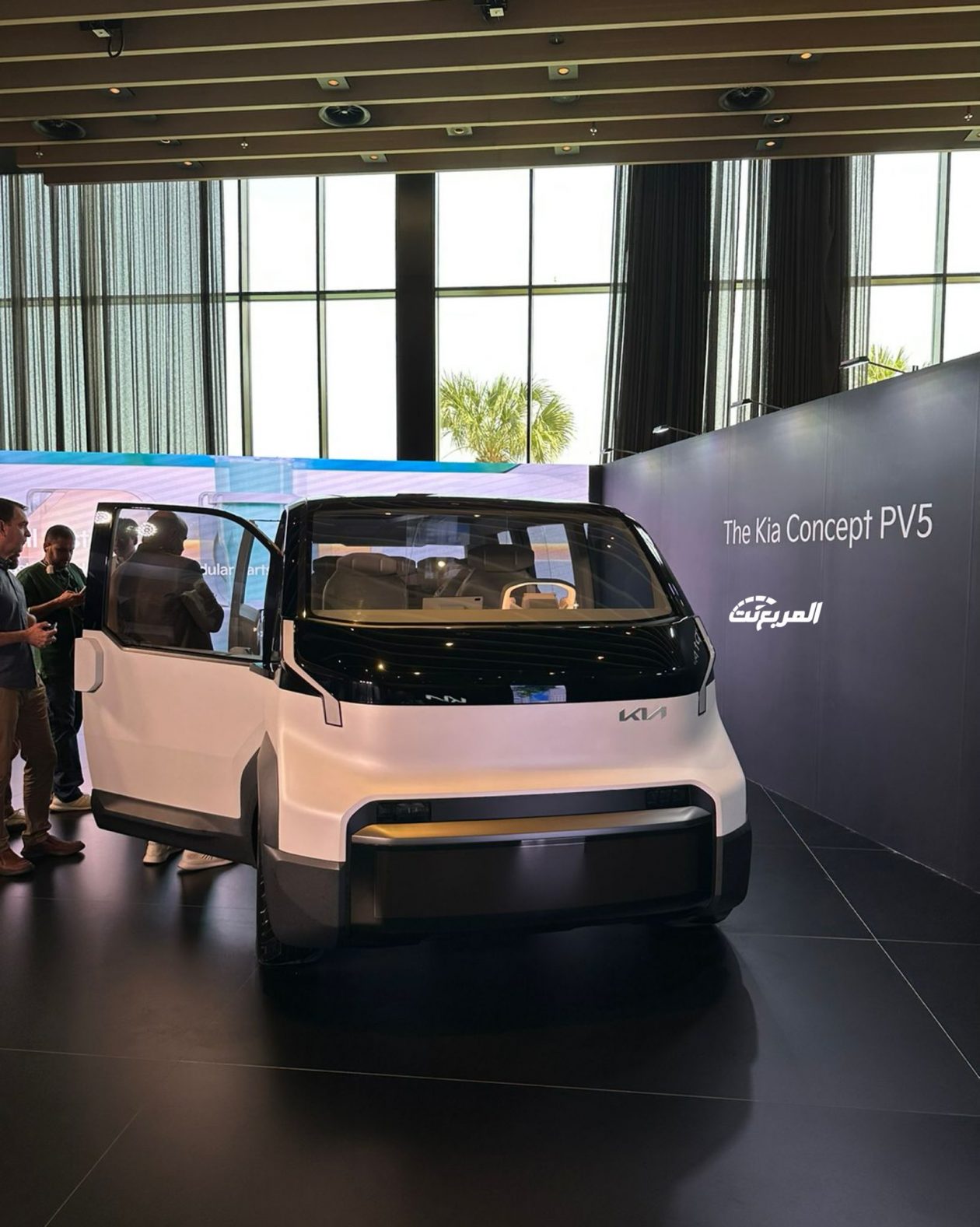 فان كيا الكهربائي الذي يغّير نصفه الخلفي لنقل الركاب أو البضائع يصل إلى السعودية بدايات 2026 فان كيا الكهربائي الذي يغّير نصفه الخلفي لنقل الركاب أو البضائع يصل إلى السعودية بدايات 2026 3