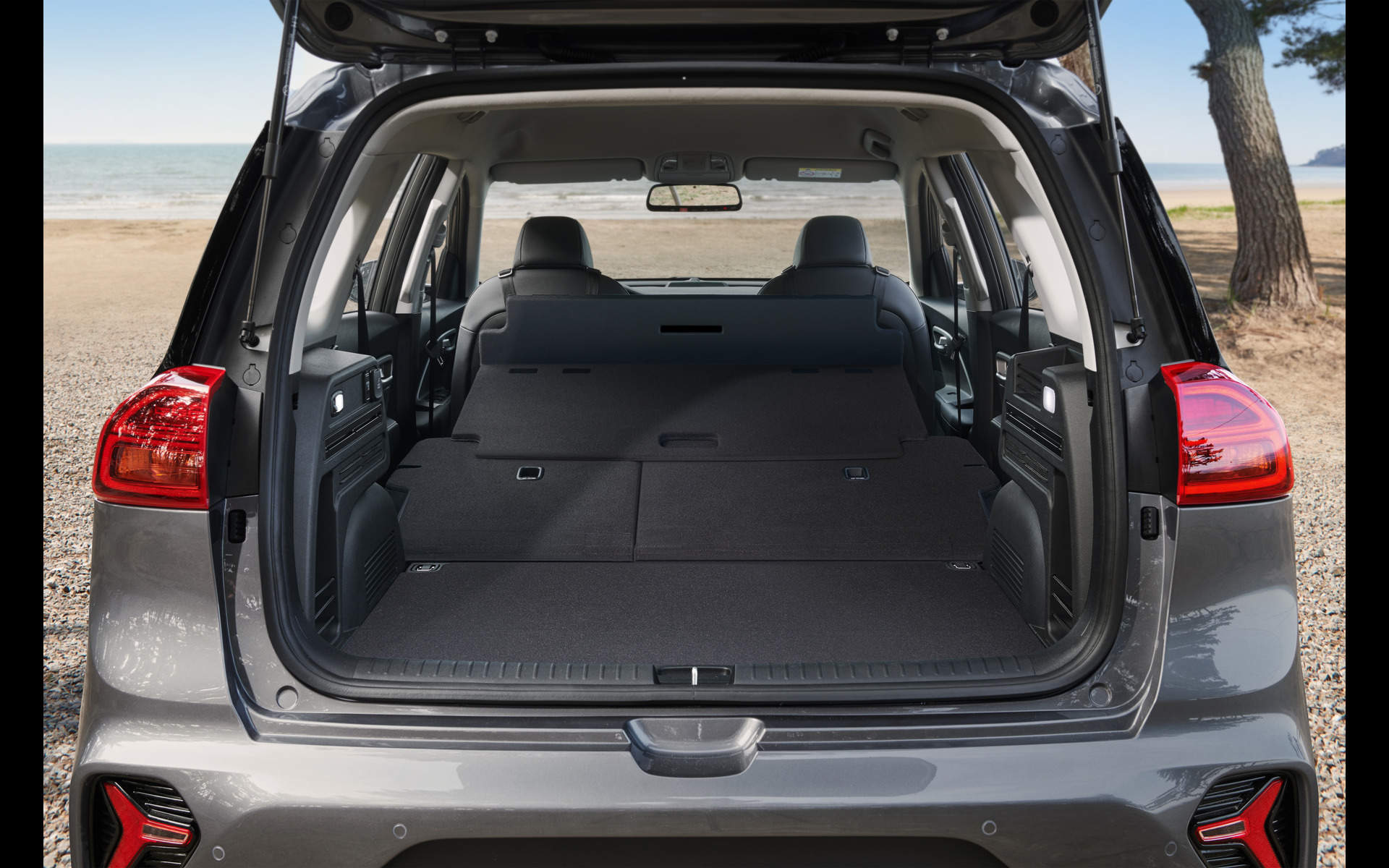 كيا-نيرو-بلس-13