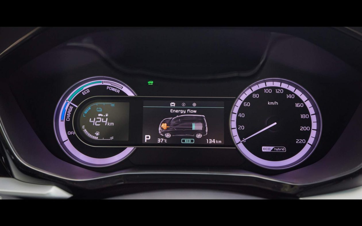 كيا-نيرو-بلس-8