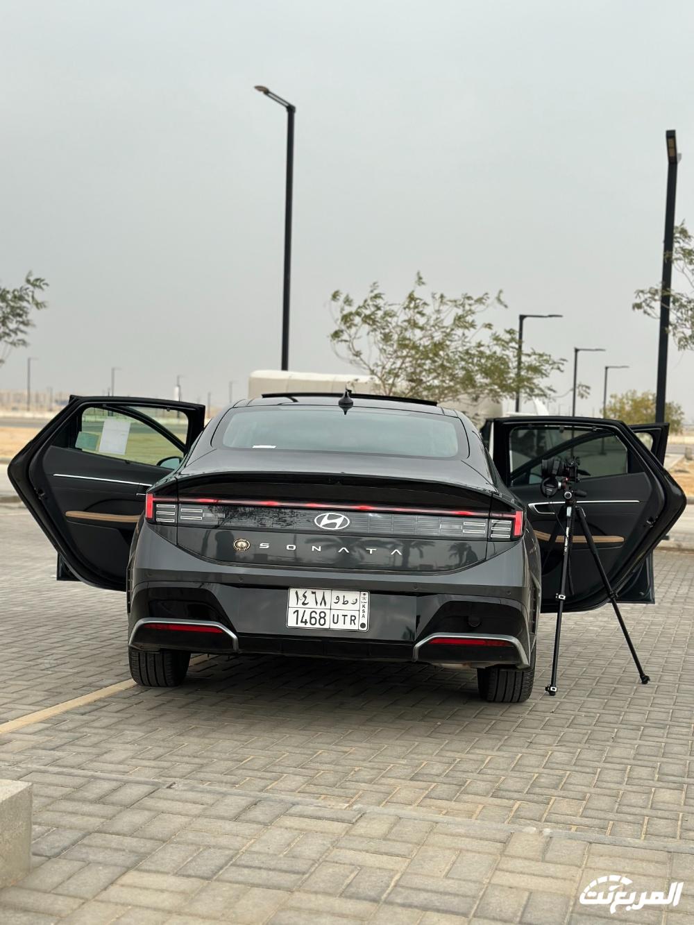 تجربة هيونداي سوناتا 2024..“مراجعة شاملة مع مواصفات المحرك والتجهيزات والأسعار” في السعودية تجربة هيونداي سوناتا 2024..“مراجعة شاملة مع مواصفات المحرك والتجهيزات والأسعار” في السعودية 3