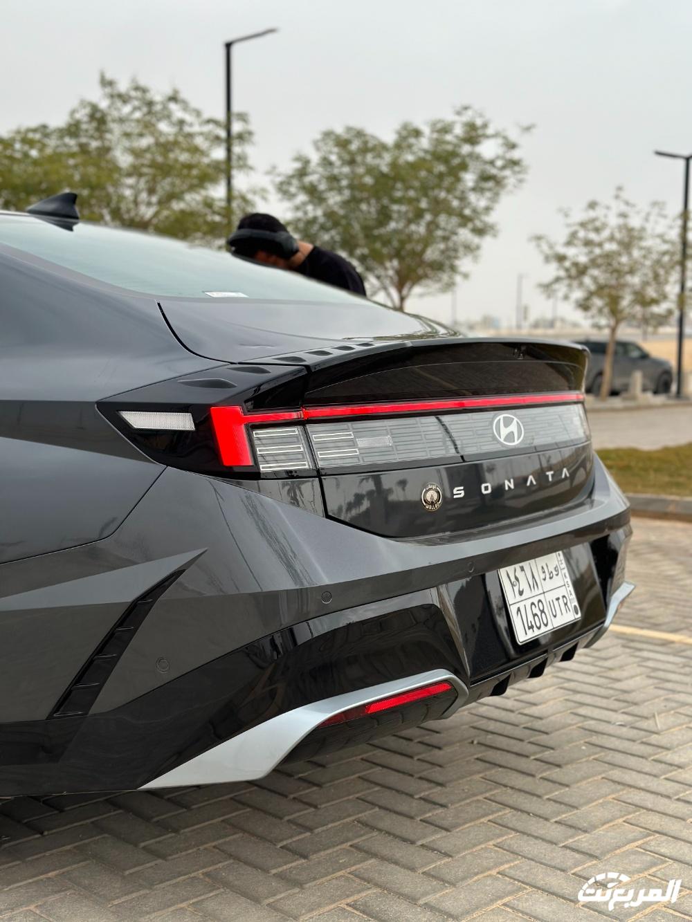 تجربة هيونداي سوناتا 2024..“مراجعة شاملة مع مواصفات المحرك والتجهيزات والأسعار” في السعودية تجربة هيونداي سوناتا 2024..“مراجعة شاملة مع مواصفات المحرك والتجهيزات والأسعار” في السعودية 28