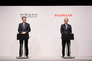 هوندا ونيسان تعلنان عن اتفاقية تعاون لتطوير السيارات الكهربائية واقتطاع حصة من مبيعات تيسلا العالمية