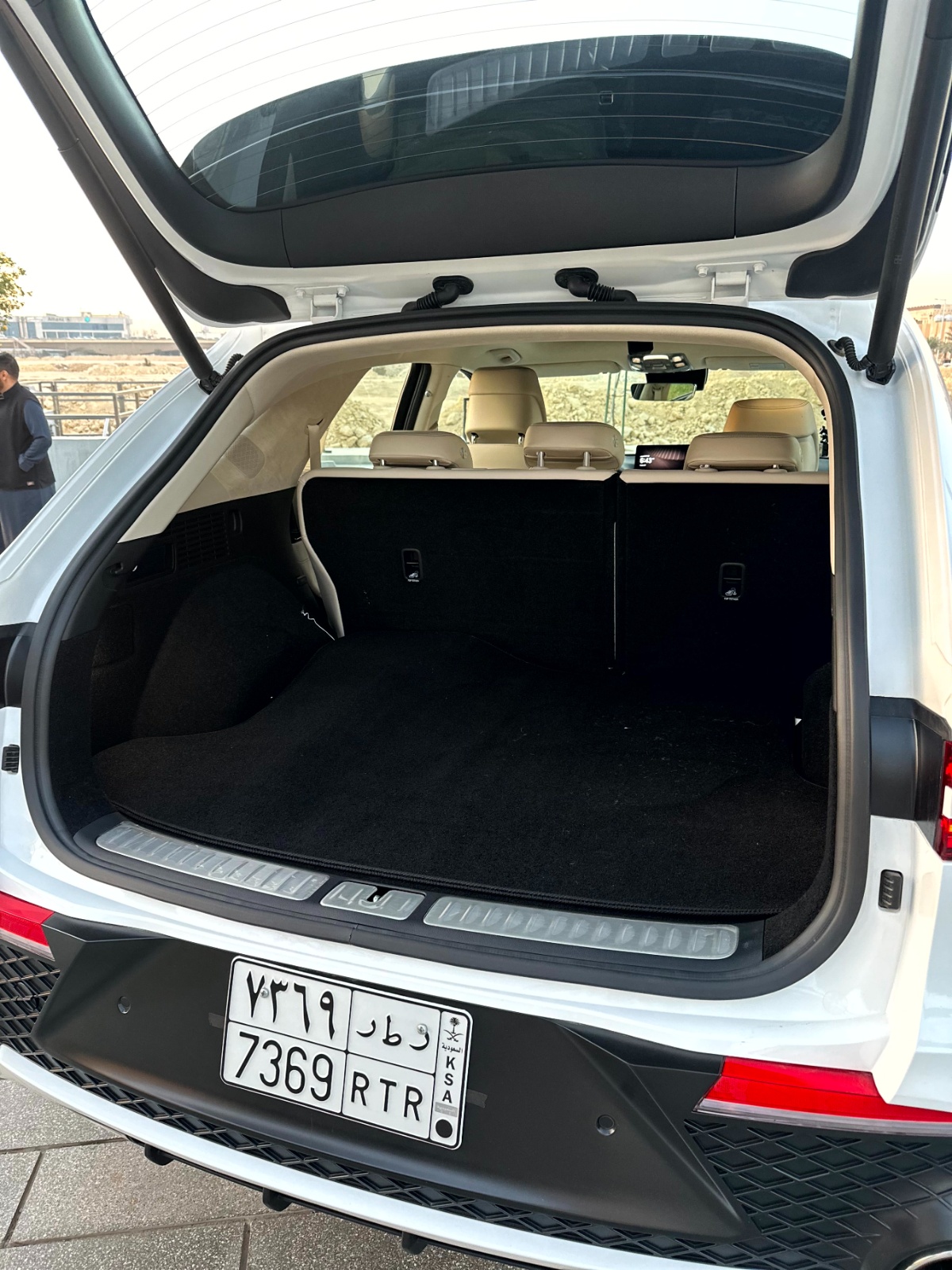 جينيسيس-gv70-المربع-نت-8-2