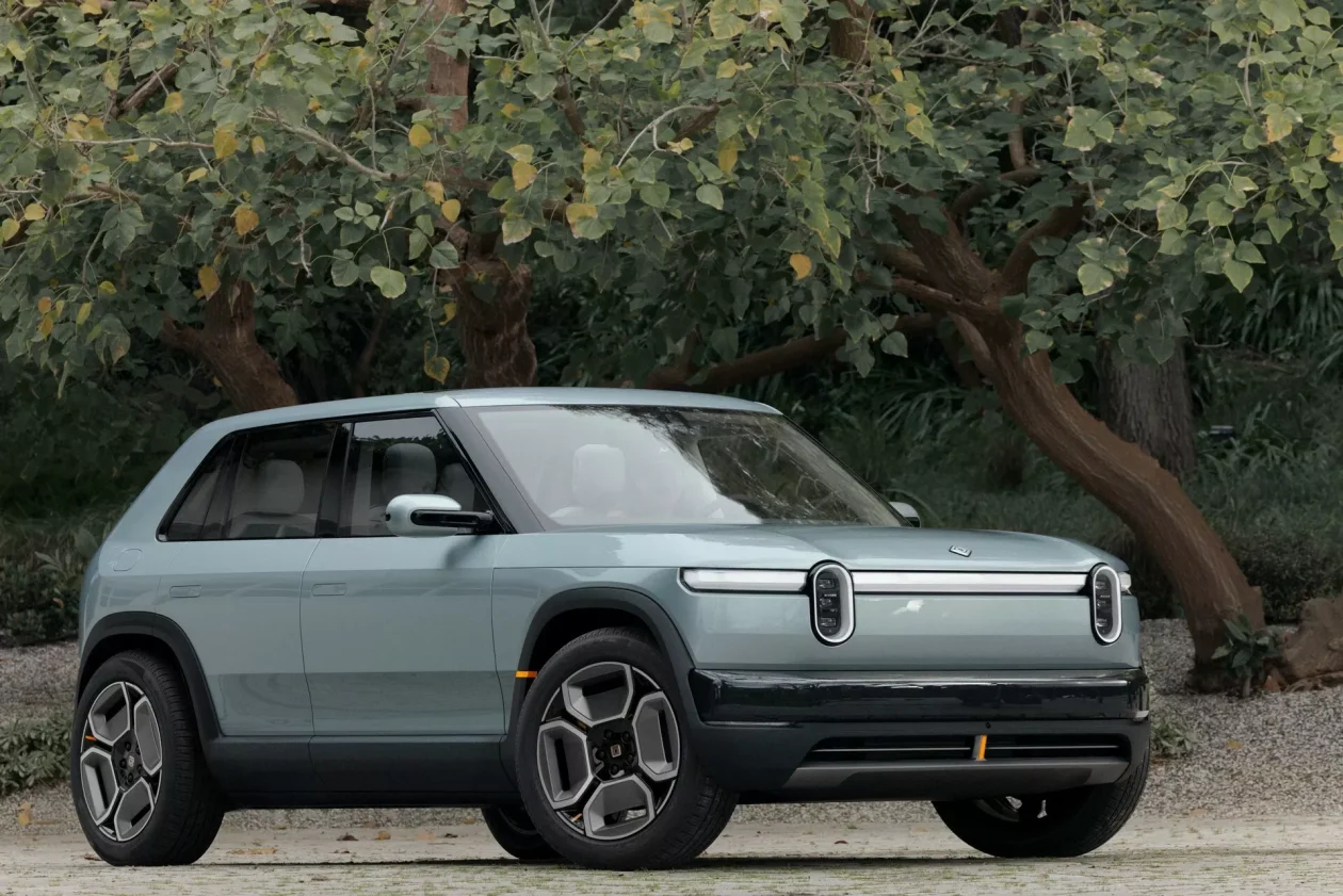 ريفيان الأمريكية تكشف عن أصغر سيارة كهربائية لها باسم R3 وهذه أهم المواصفات ريفيان الأمريكية تكشف عن أصغر سيارة كهربائية لها باسم R3 وهذه أهم المواصفات 4