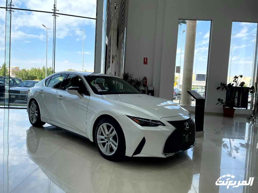 لكزس-is-2024-5
